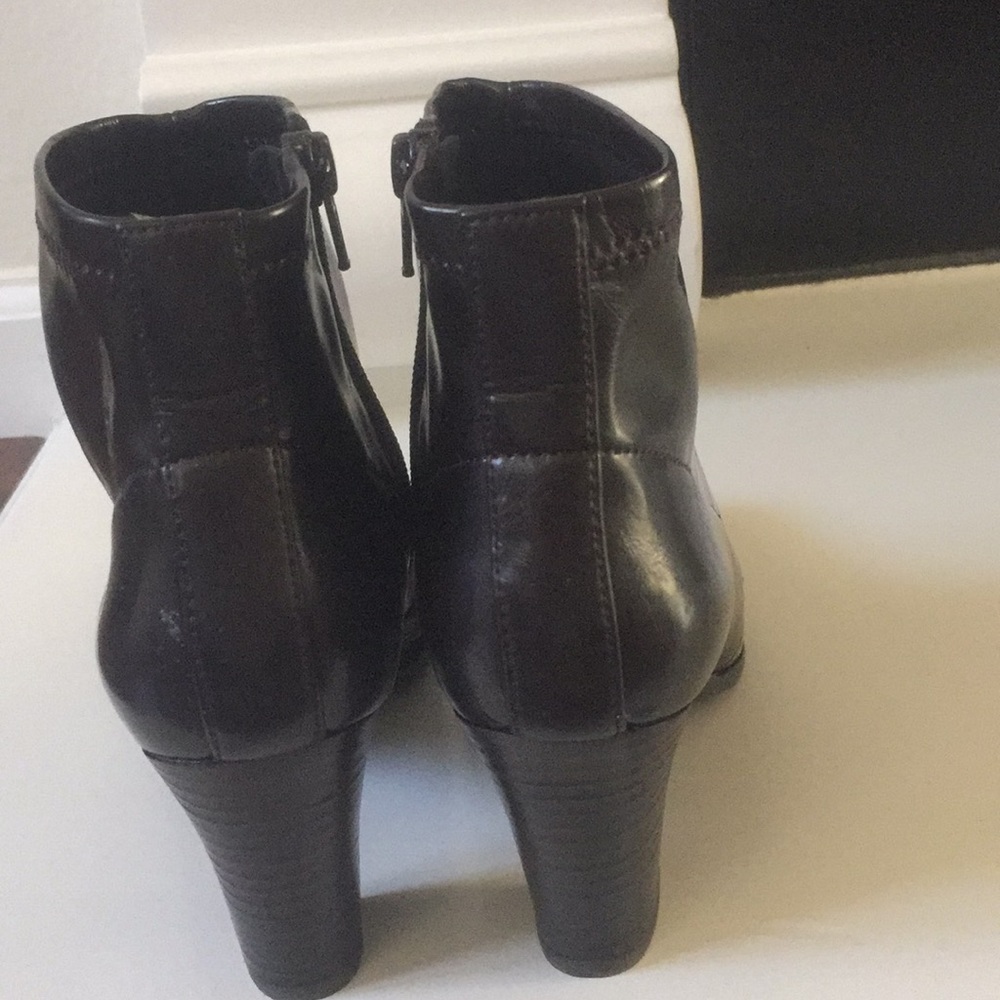 Ruby & Bloom Ankle Boots - Picture 3 of 7